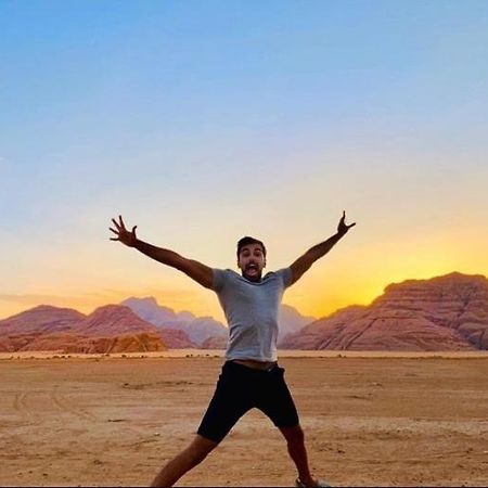 Appartement Saleem With Jeep Tour à Wadi Rum Extérieur photo