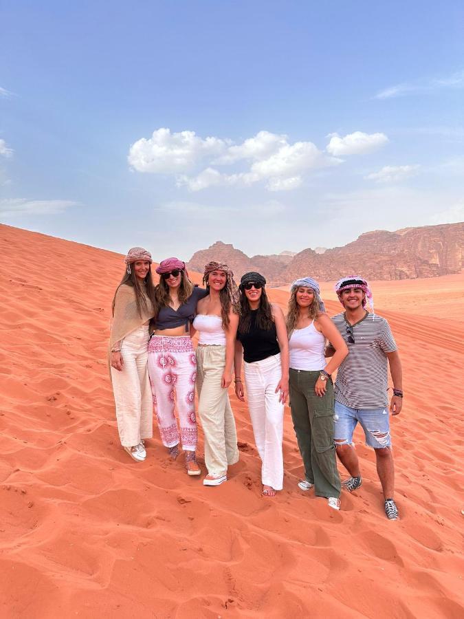 Appartement Saleem With Jeep Tour à Wadi Rum Extérieur photo
