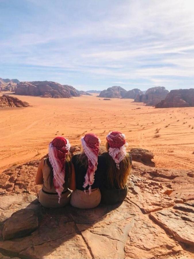 Appartement Saleem With Jeep Tour à Wadi Rum Extérieur photo