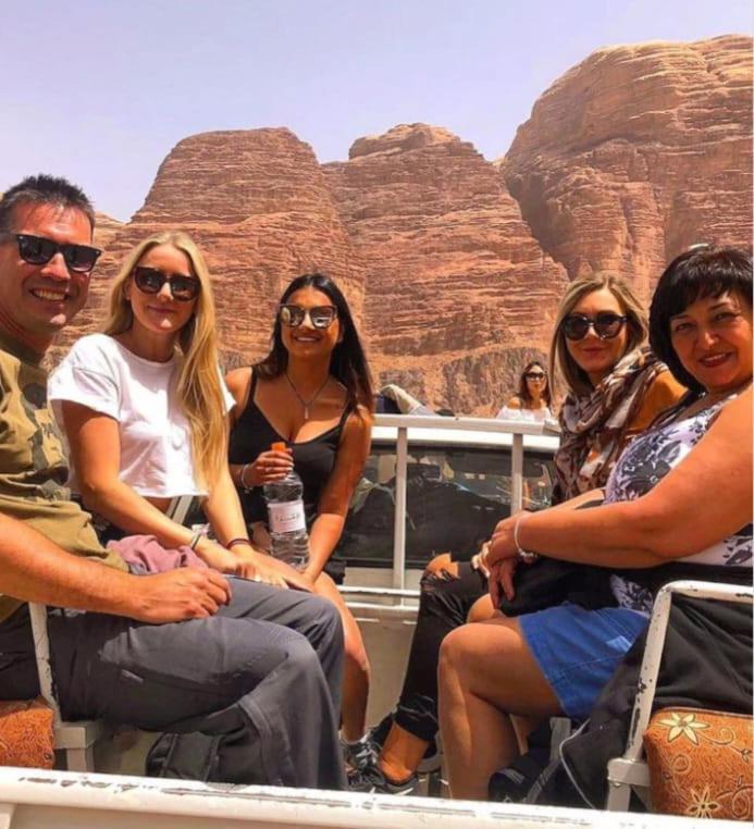 Appartement Saleem With Jeep Tour à Wadi Rum Extérieur photo